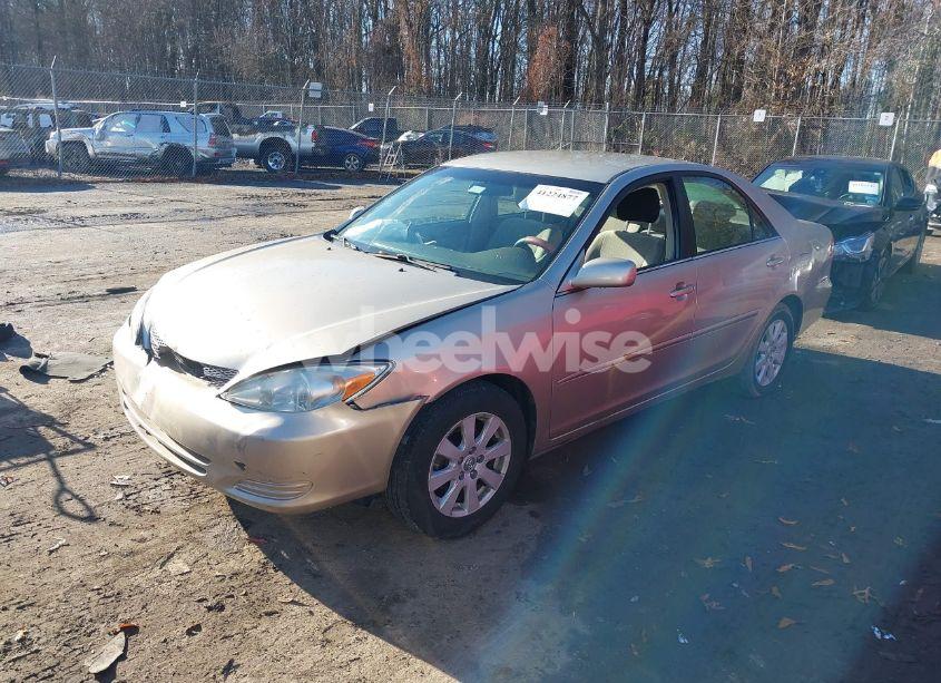 Photo 2 of 2004 Toyota Camry LE (VIN 4T1BE32K64U343500)
