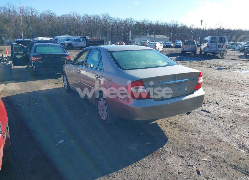 Photo 3 of 2004 Toyota Camry LE (VIN 4T1BE32K64U343500)