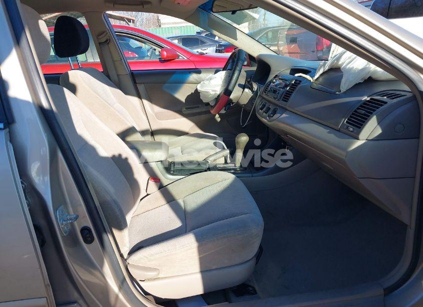 Photo 5 of 2004 Toyota Camry LE (VIN 4T1BE32K64U343500)