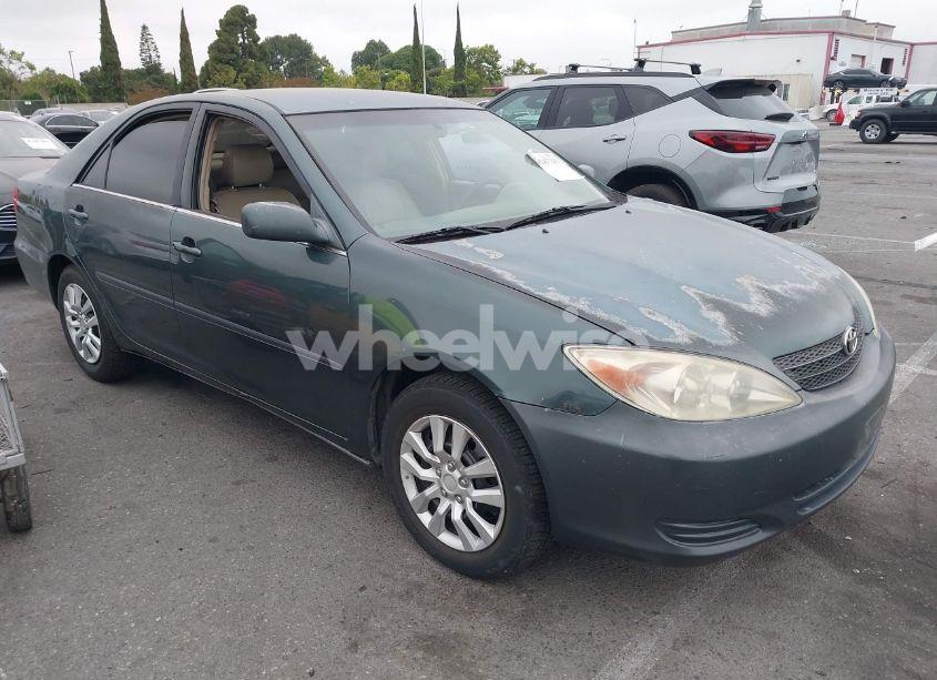 2004 Toyota Camry LE (VIN 4T1BE32K64U357168) main photo