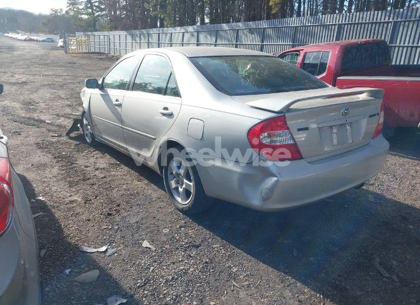 Photo 3 of 2004 Toyota Camry SE (VIN 4T1BE32K64U363018)