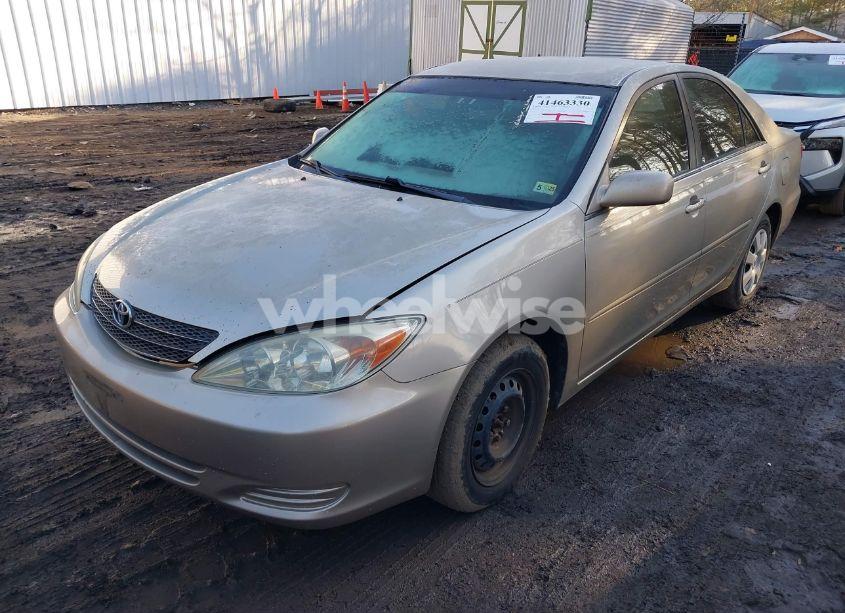 Photo 2 of 2004 Toyota Camry LE (VIN 4T1BE32K64U363844)