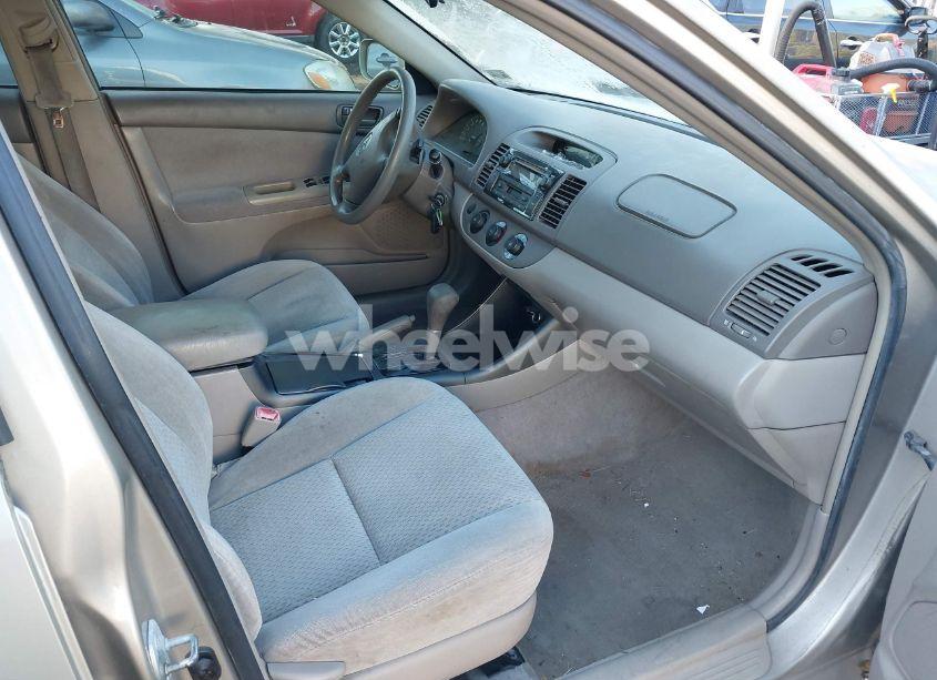 Photo 5 of 2004 Toyota Camry LE (VIN 4T1BE32K64U363844)