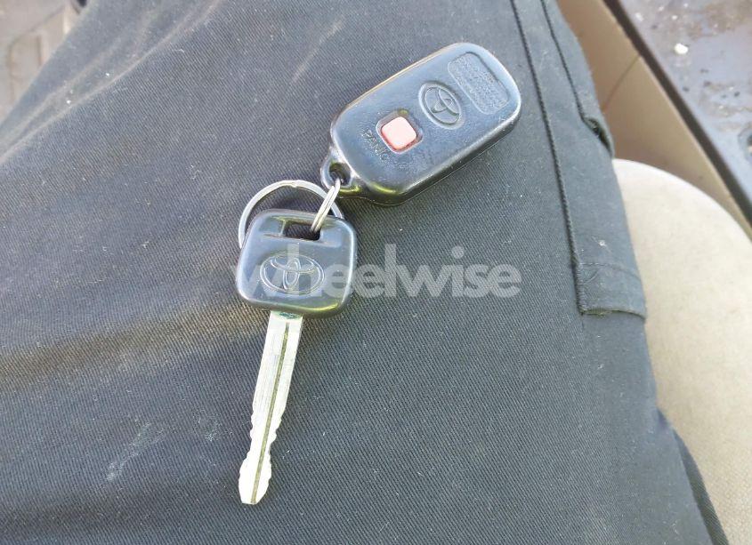 Photo 11 of 2004 Toyota Camry LE (VIN 4T1BE32K64U374228)