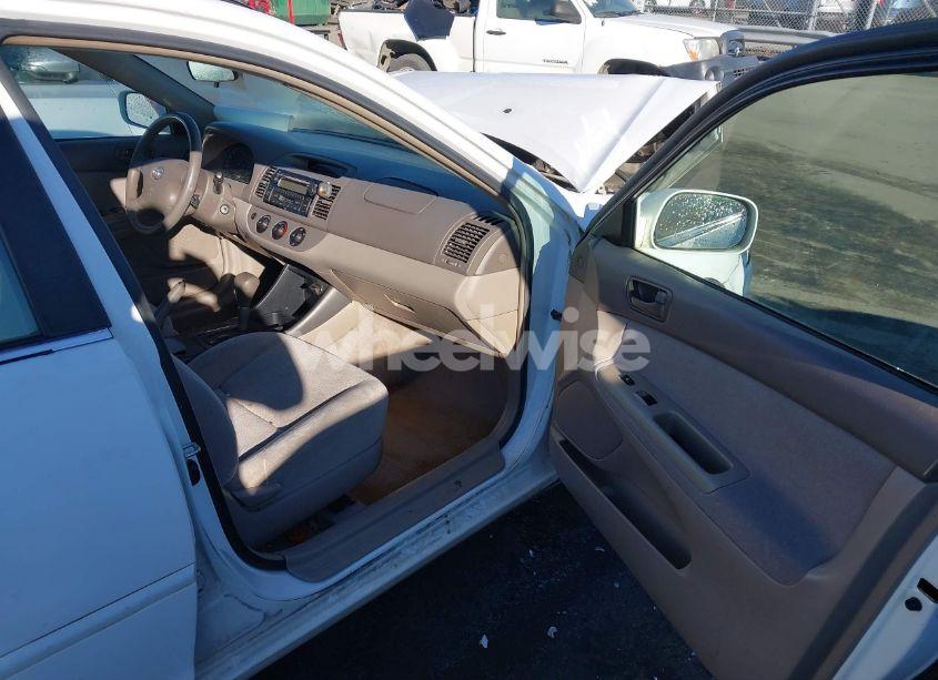 Photo 5 of 2004 Toyota Camry LE (VIN 4T1BE32K64U374228)