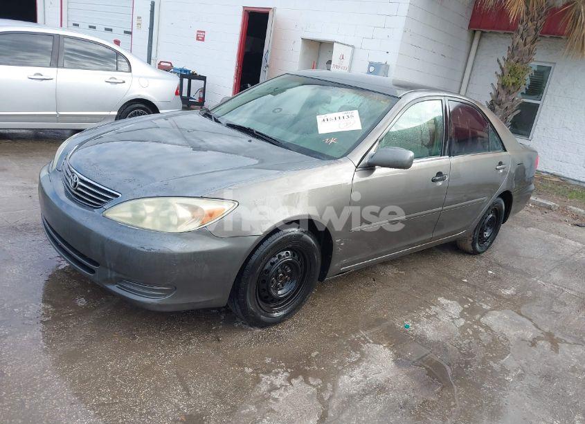 Photo 2 of 2004 Toyota Camry LE (VIN 4T1BE32K64U791042)