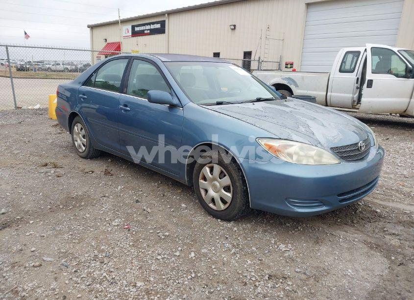 2004 Toyota Camry LE (VIN 4T1BE32K64U817395) main photo