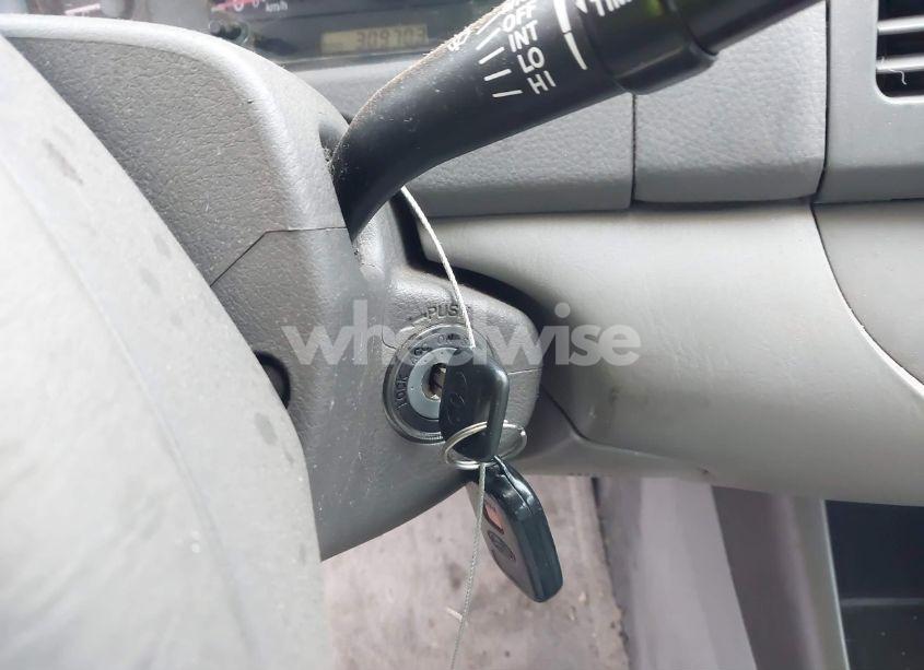 Photo 11 of 2004 Toyota Camry LE (VIN 4T1BE32K64U817395)