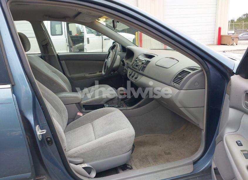 Photo 5 of 2004 Toyota Camry LE (VIN 4T1BE32K64U817395)