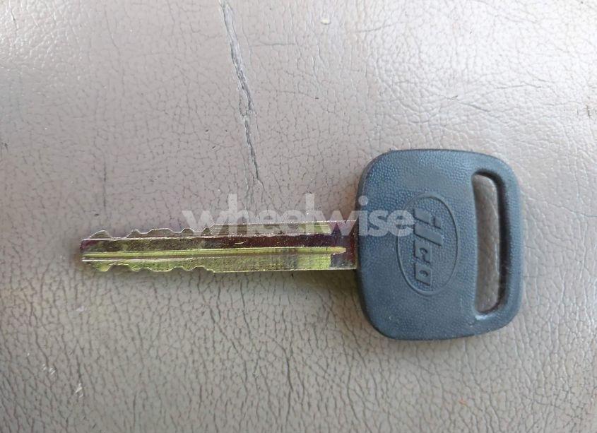 Photo 11 of 2004 Toyota Camry LE (VIN 4T1BE32K64U824699)