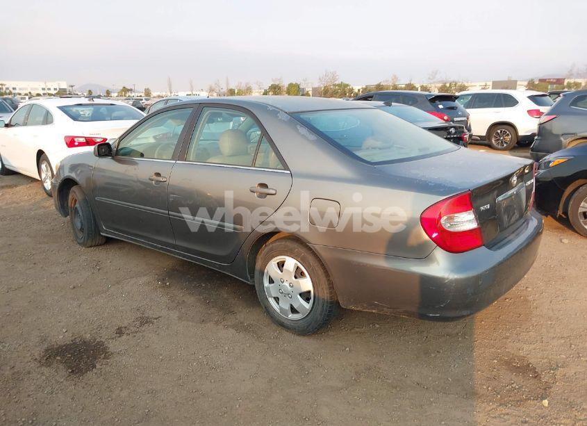 Photo 3 of 2004 Toyota Camry LE (VIN 4T1BE32K64U824699)