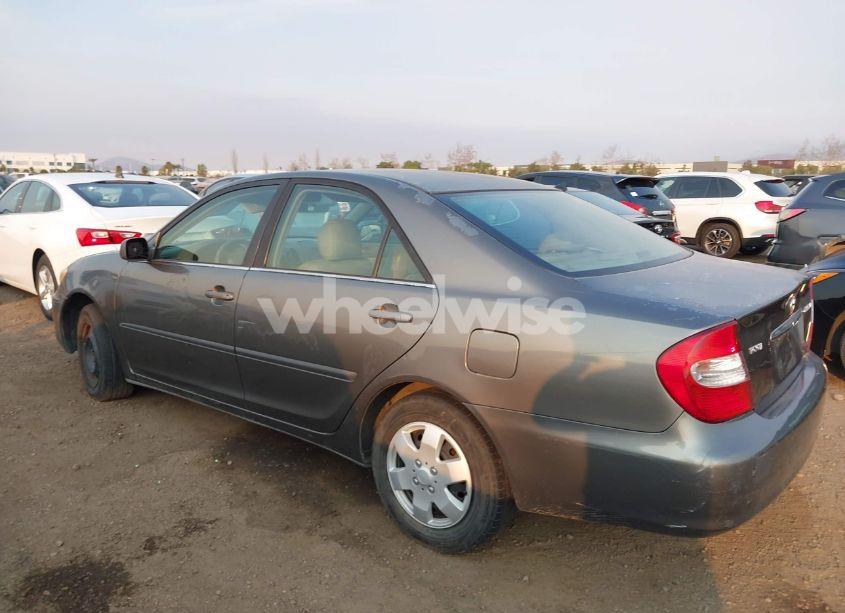 Photo 6 of 2004 Toyota Camry LE (VIN 4T1BE32K64U824699)