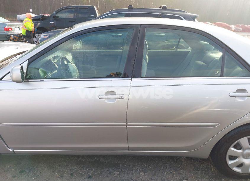 Photo 14 of 2004 Toyota Camry LE (VIN 4T1BE32K64U829837)