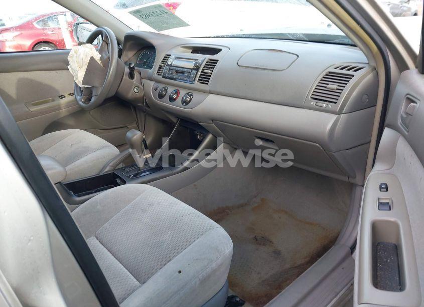 Photo 5 of 2004 Toyota Camry LE (VIN 4T1BE32K64U829837)