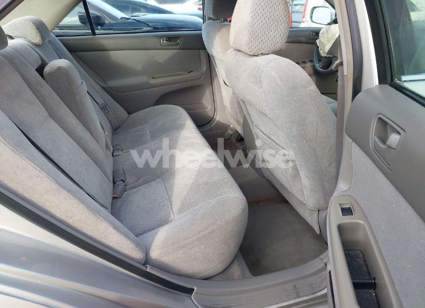Photo 8 of 2004 Toyota Camry LE (VIN 4T1BE32K64U829837)