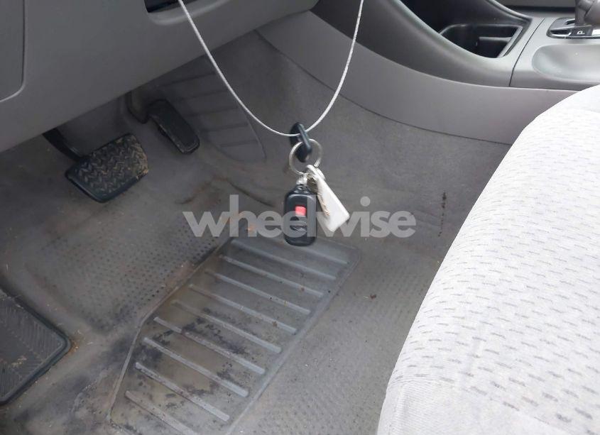 Photo 11 of 2004 Toyota Camry LE (VIN 4T1BE32K64U830440)