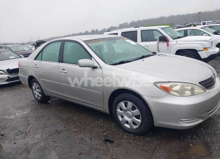 Photo 13 of 2004 Toyota Camry LE (VIN 4T1BE32K64U830440)
