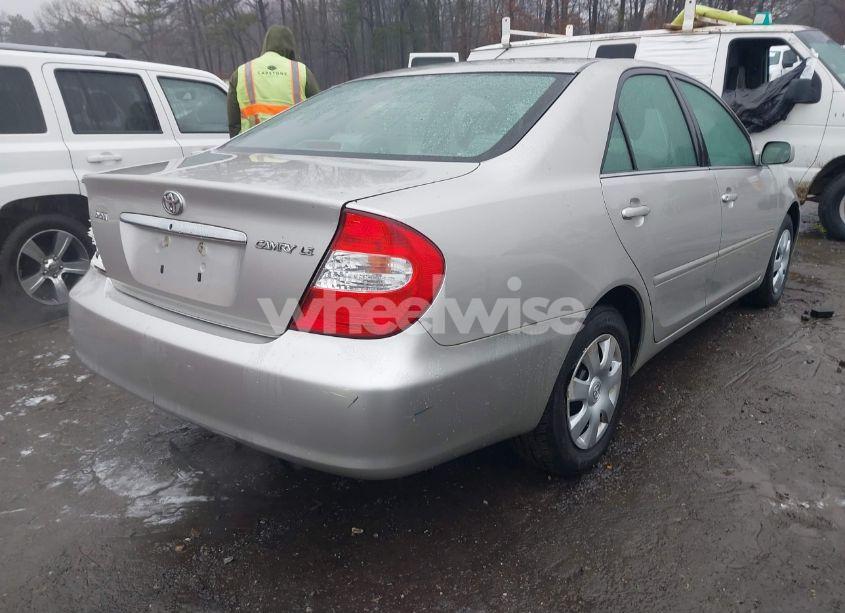 Photo 4 of 2004 Toyota Camry LE (VIN 4T1BE32K64U830440)
