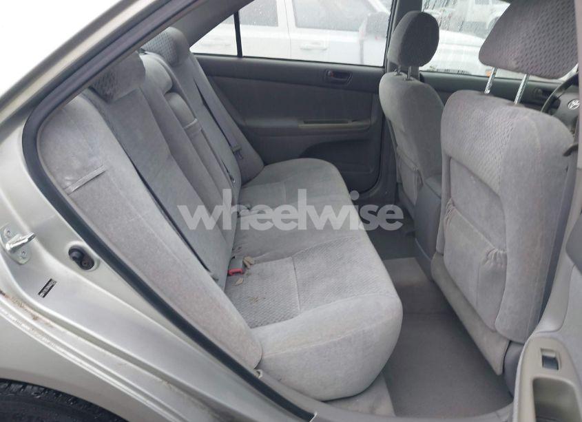 Photo 8 of 2004 Toyota Camry LE (VIN 4T1BE32K64U830440)