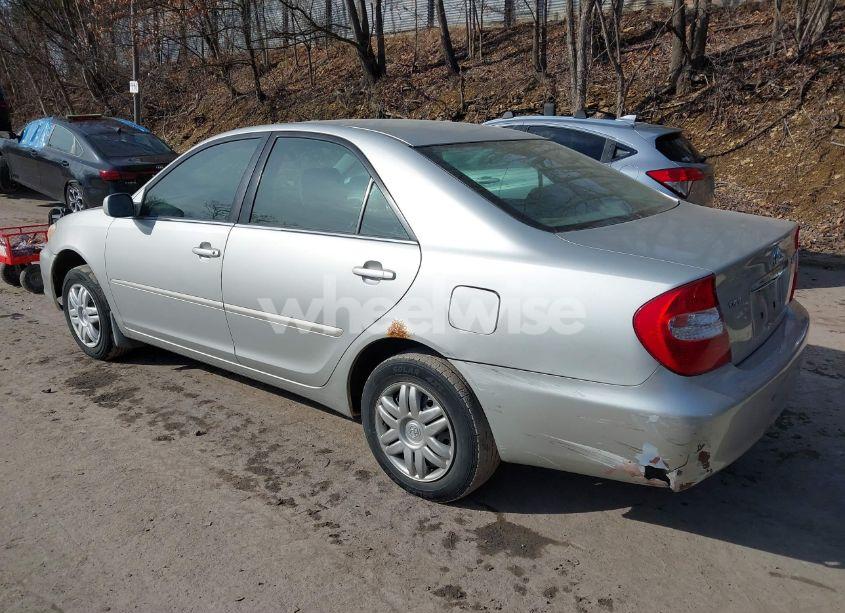 Photo 3 of 2004 Toyota Camry LE (VIN 4T1BE32K64U867018)