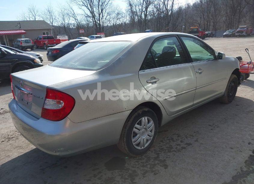 Photo 4 of 2004 Toyota Camry LE (VIN 4T1BE32K64U867018)