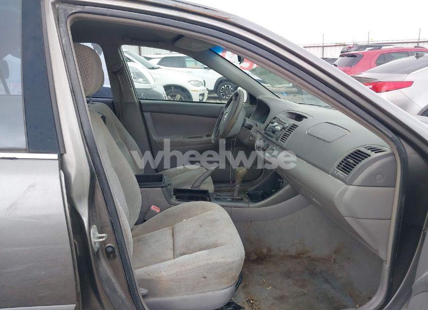 Photo 5 of 2004 Toyota Camry LE (VIN 4T1BE32K64U868802)