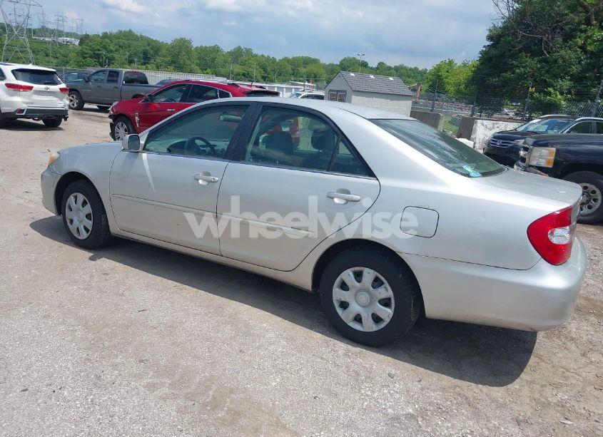 Photo 3 of 2004 Toyota Camry LE (VIN 4T1BE32K64U881677)
