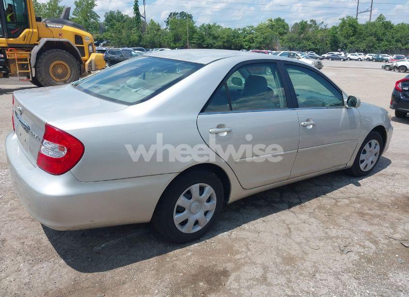 Photo 4 of 2004 Toyota Camry LE (VIN 4T1BE32K64U881677)