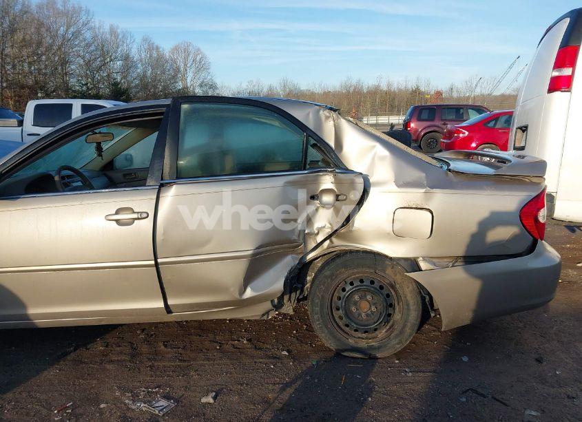 Photo 6 of 2004 Toyota Camry LE (VIN 4T1BE32K64U881856)