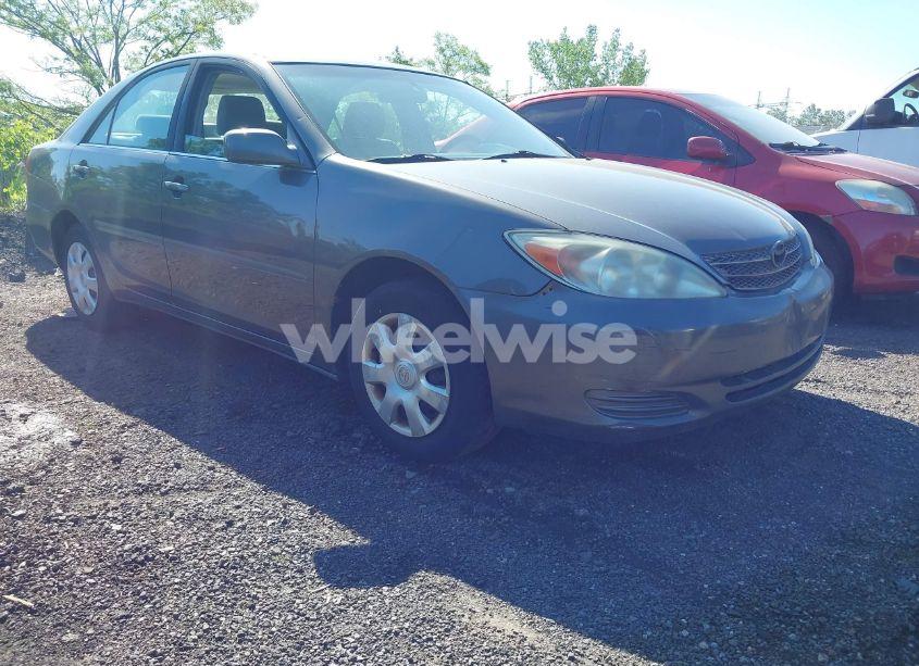 2004 Toyota Camry LE (VIN 4T1BE32K64U903368) main photo