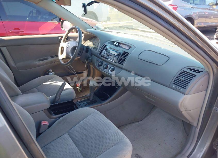 Photo 5 of 2004 Toyota Camry LE (VIN 4T1BE32K64U903368)