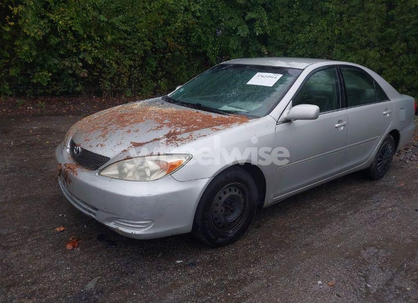 Photo 2 of 2004 Toyota Camry LE (VIN 4T1BE32K64U906240)