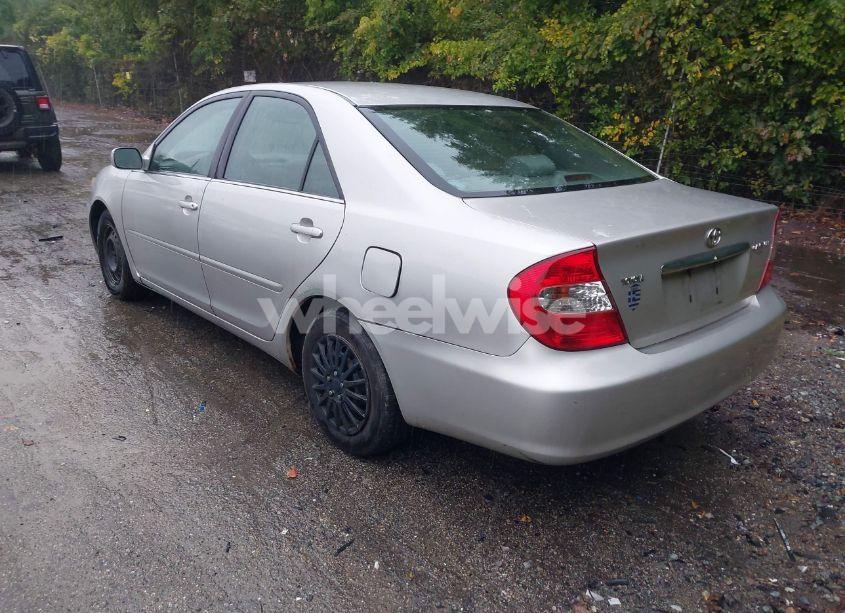 Photo 3 of 2004 Toyota Camry LE (VIN 4T1BE32K64U906240)