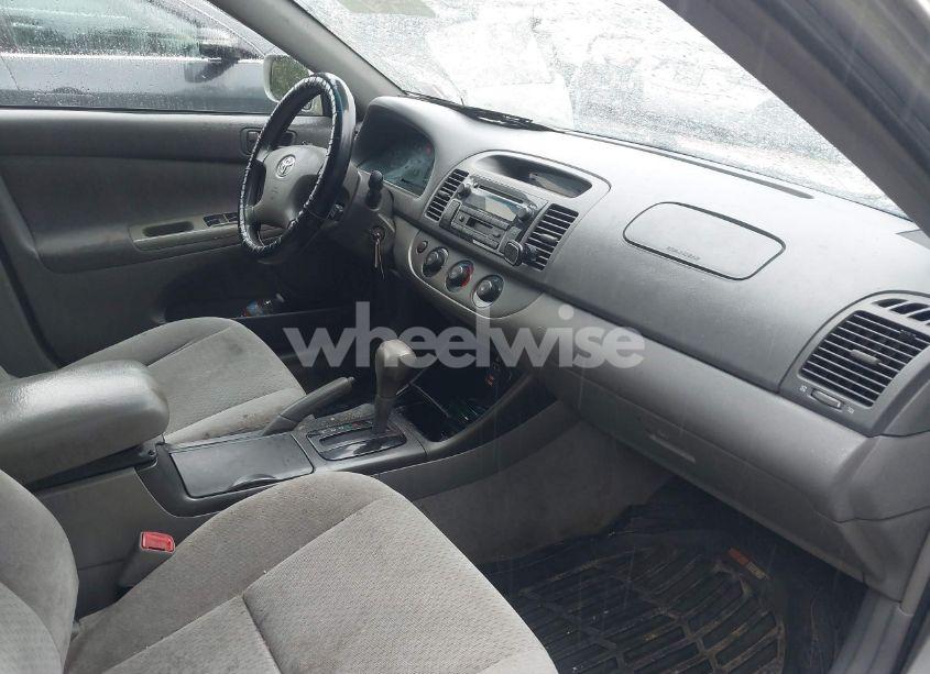 Photo 5 of 2004 Toyota Camry LE (VIN 4T1BE32K64U906240)