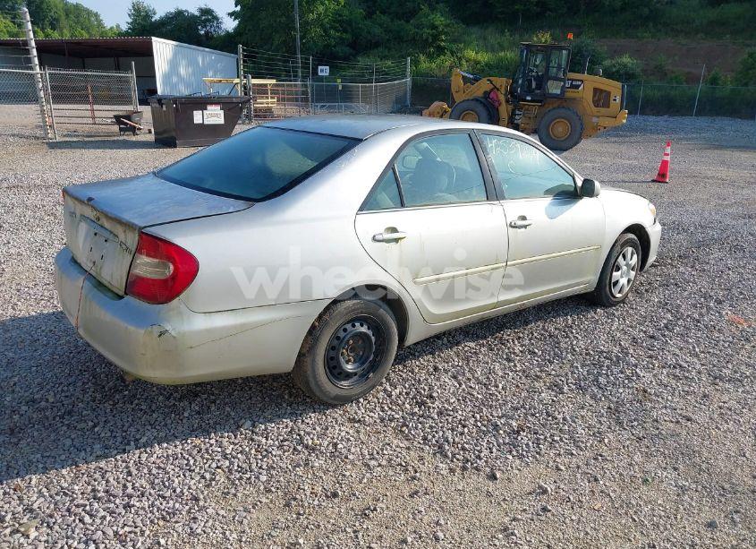 Photo 4 of 2004 Toyota Camry LE (VIN 4T1BE32K64U939657)