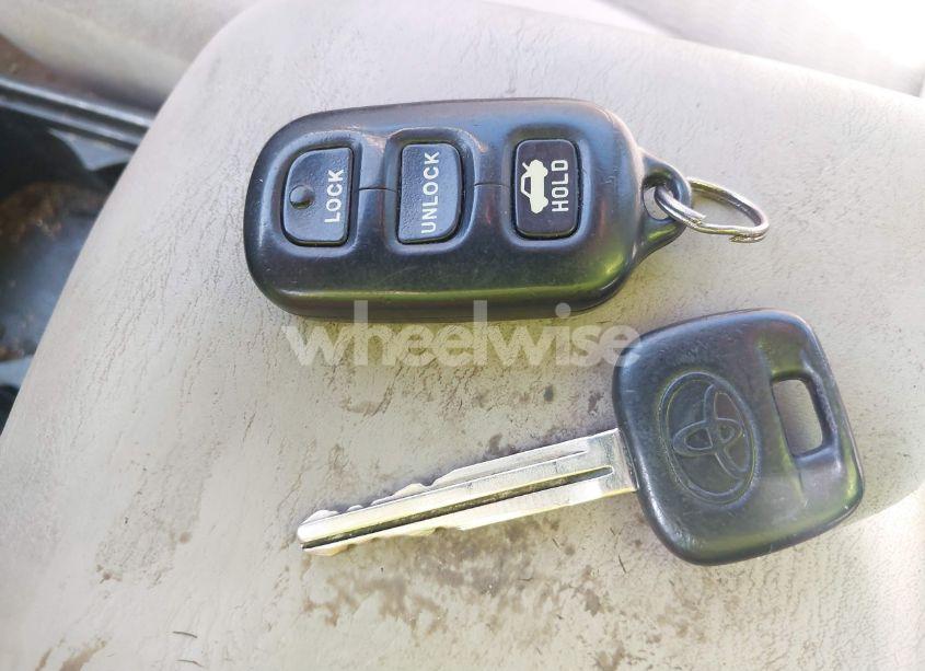 Photo 11 of 2005 Toyota Camry LE (VIN 4T1BE32K65U007962)