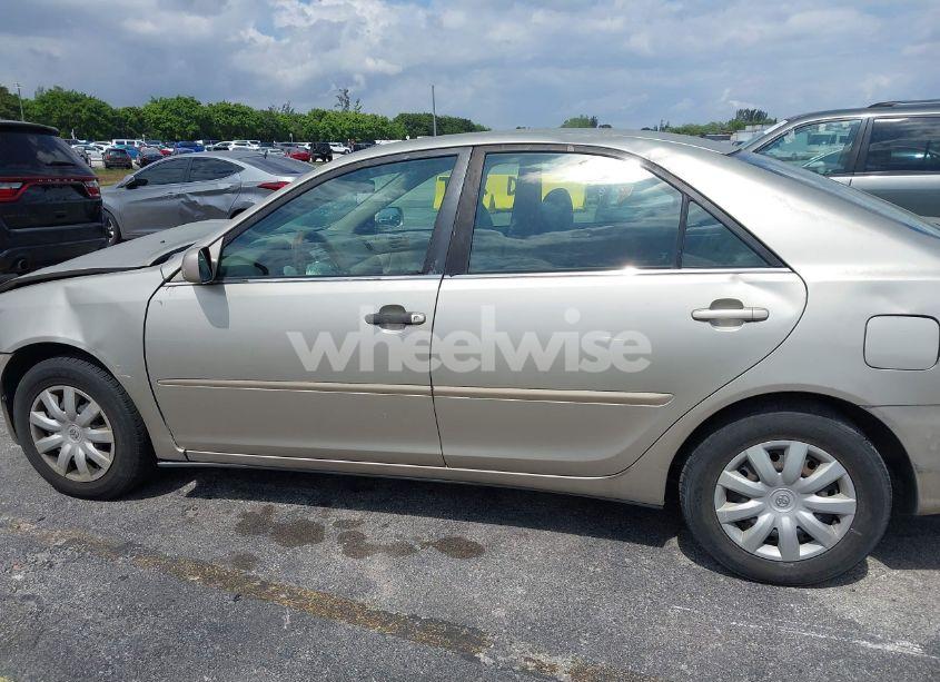 Photo 14 of 2005 Toyota Camry LE (VIN 4T1BE32K65U007962)