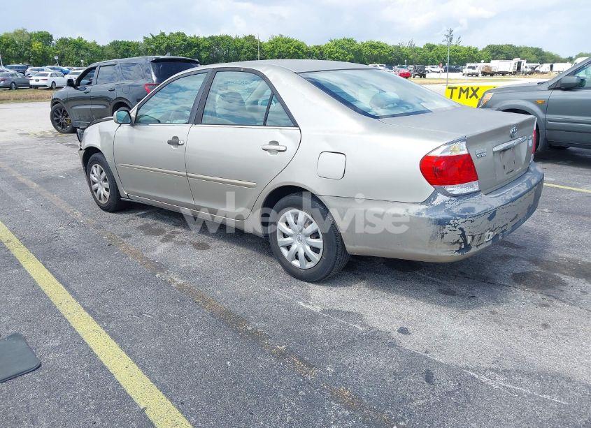 Photo 3 of 2005 Toyota Camry LE (VIN 4T1BE32K65U007962)