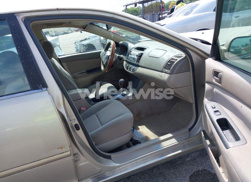 Photo 5 of 2005 Toyota Camry LE (VIN 4T1BE32K65U007962)