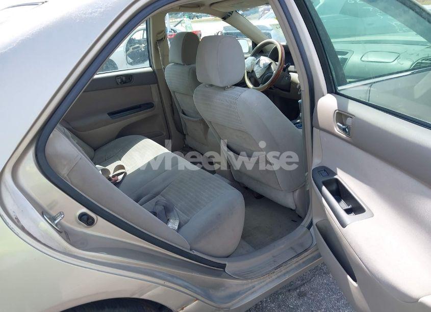 Photo 8 of 2005 Toyota Camry LE (VIN 4T1BE32K65U007962)