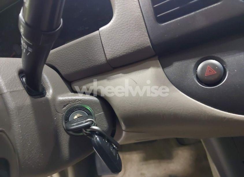 Photo 11 of 2005 Toyota Camry LE (VIN 4T1BE32K65U019092)