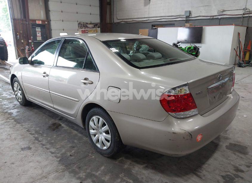 Photo 3 of 2005 Toyota Camry LE (VIN 4T1BE32K65U019092)