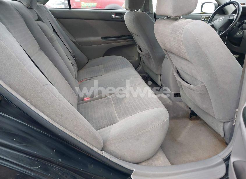 Photo 8 of 2005 Toyota Camry LE (VIN 4T1BE32K65U025782)
