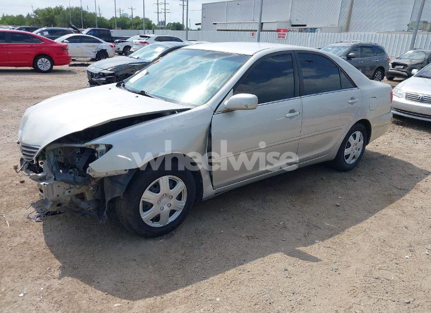 Photo 2 of 2005 Toyota Camry LE (VIN 4T1BE32K65U031288)