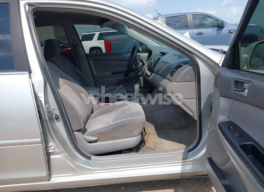 Photo 5 of 2005 Toyota Camry LE (VIN 4T1BE32K65U031288)