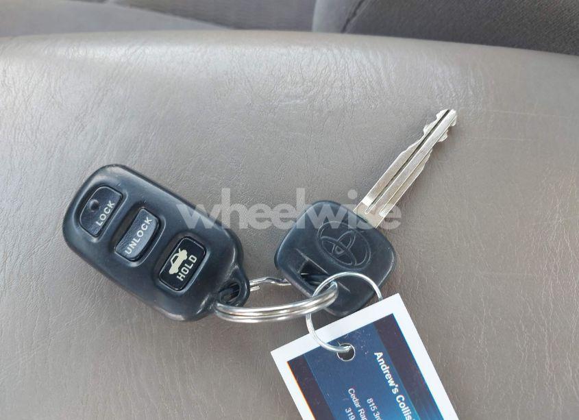 Photo 11 of 2005 Toyota Camry LE (VIN 4T1BE32K65U051850)