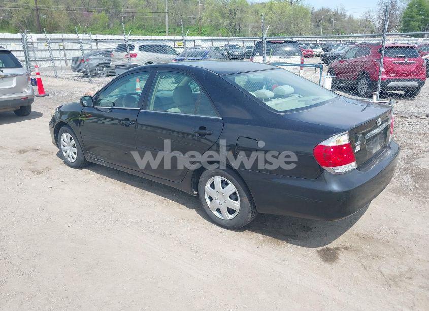 Photo 3 of 2005 Toyota Camry LE (VIN 4T1BE32K65U051850)