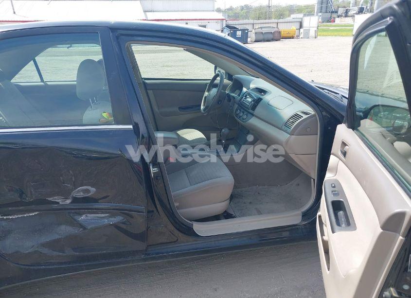 Photo 5 of 2005 Toyota Camry LE (VIN 4T1BE32K65U051850)