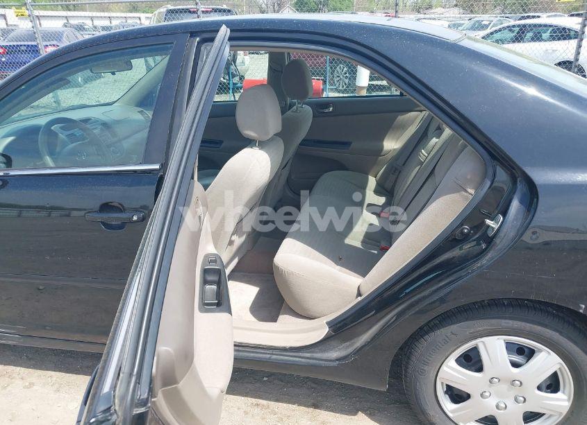 Photo 8 of 2005 Toyota Camry LE (VIN 4T1BE32K65U051850)