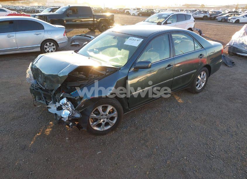 Photo 2 of 2005 Toyota Camry XLE (VIN 4T1BE32K65U052724)